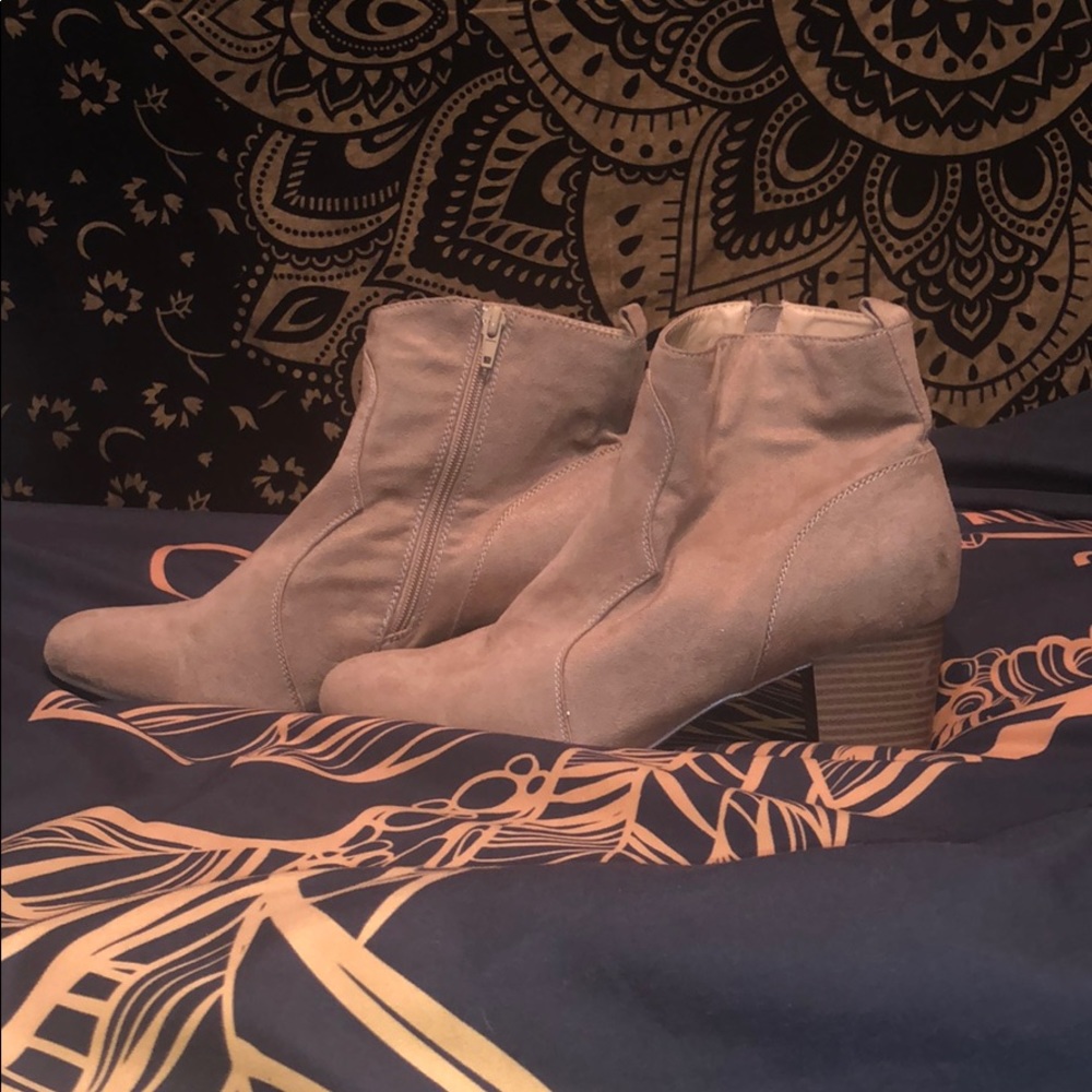 American Eagle Ankle Booties